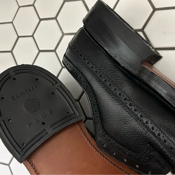 Like new black wing tip dress shoes. - Picture 5 of 16